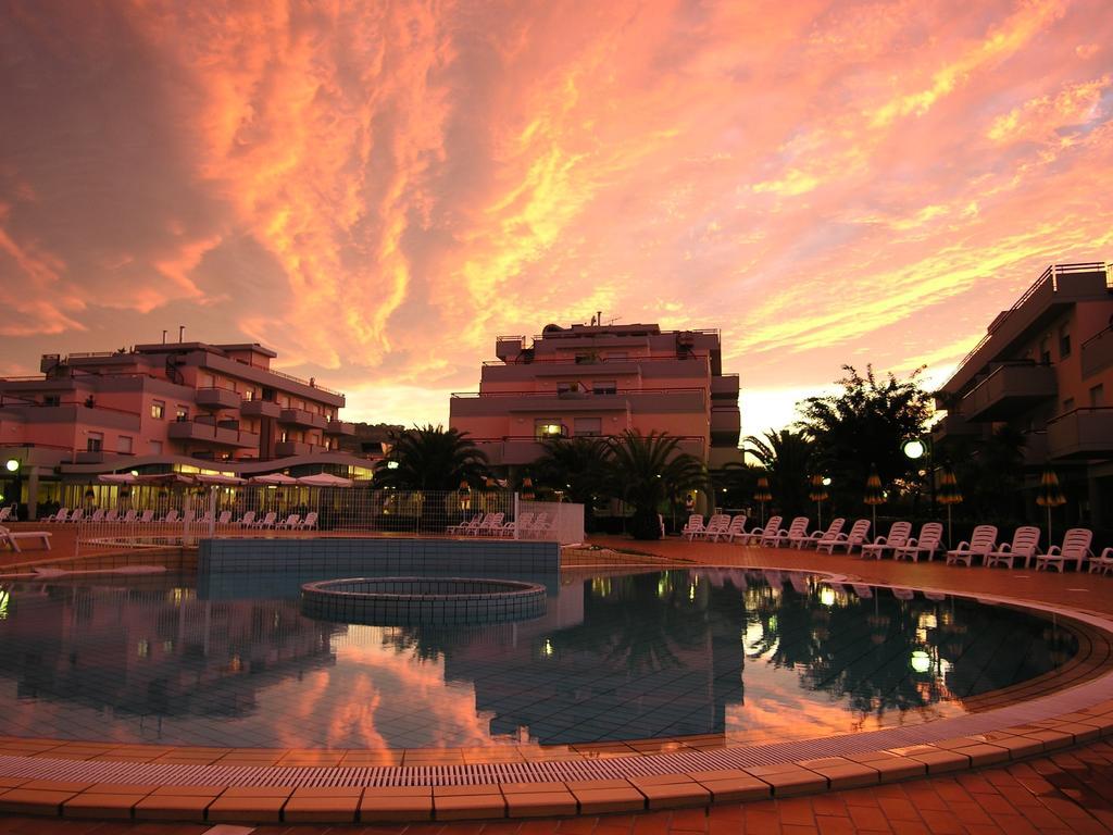 Ihr Residence Hotel Le Terrazze Grottammare Eksteriør bilde