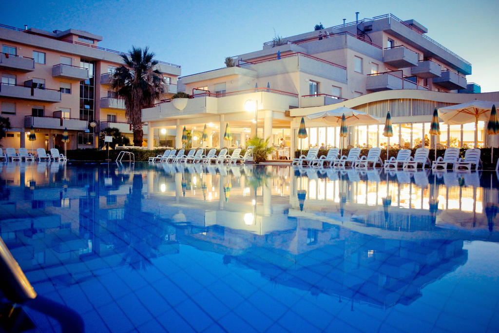 Ihr Residence Hotel Le Terrazze Grottammare Eksteriør bilde