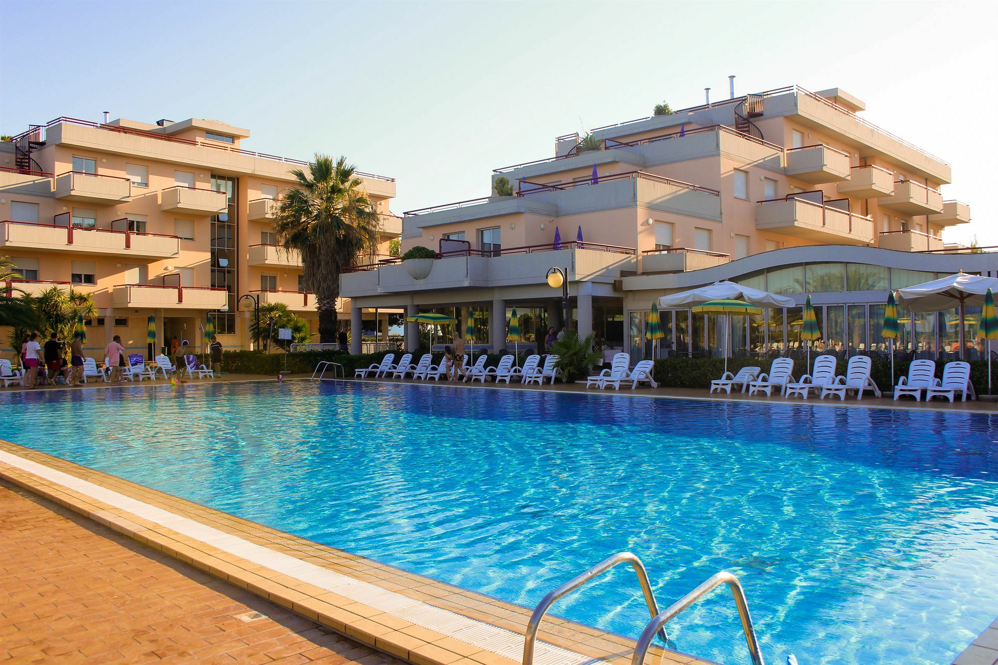 Ihr Residence Hotel Le Terrazze Grottammare Eksteriør bilde